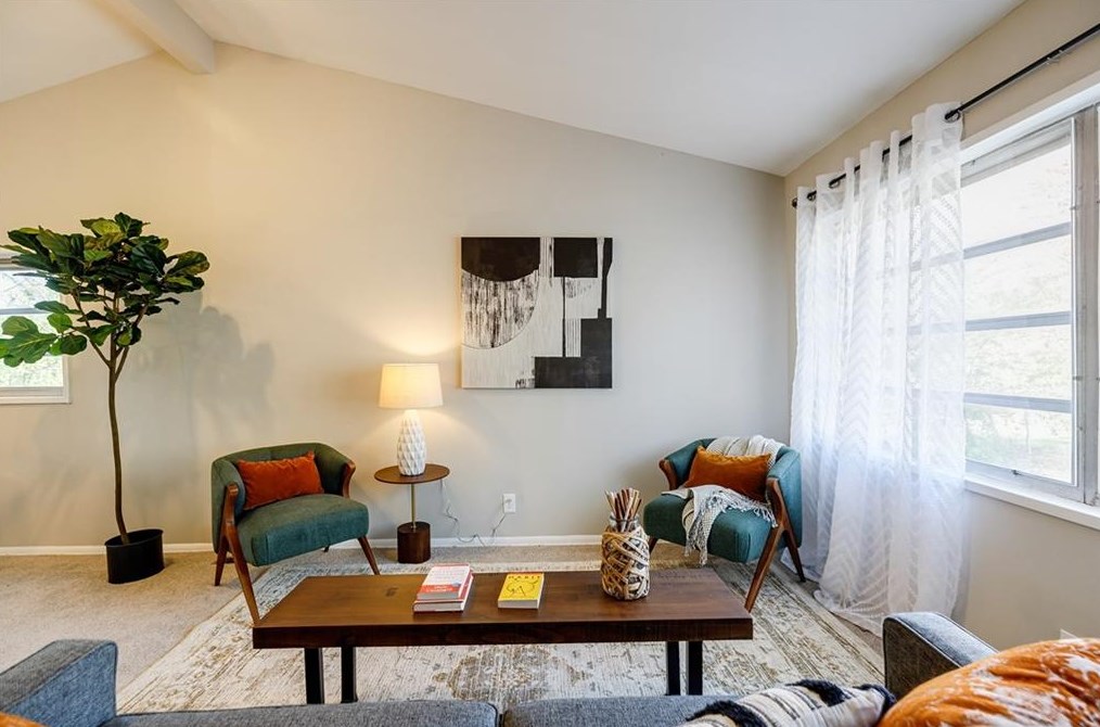 3017 Flamingo Dr, Decatur GA  30033-3936 exterior