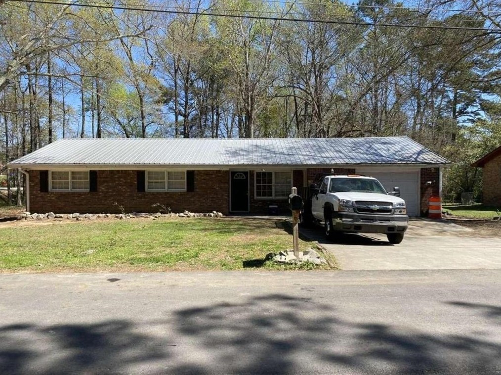 819 South Pine St, Conyers, GA 30012