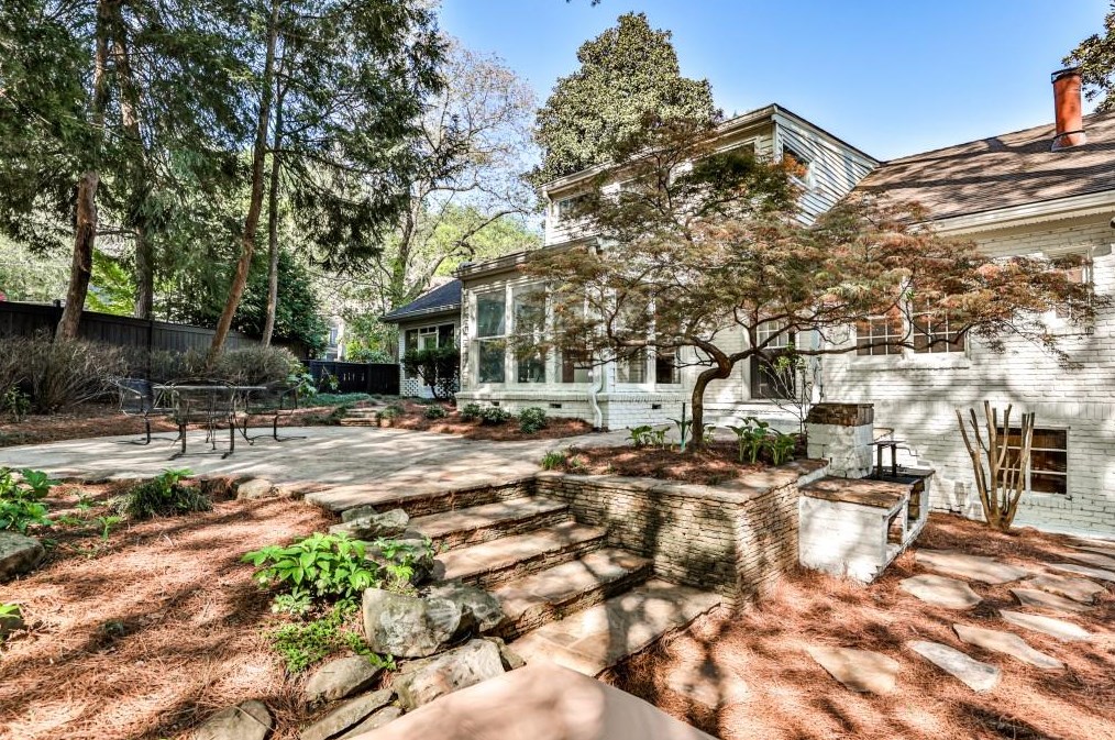 1659 Nottingham Way, Atlanta GA  30309-2662 exterior