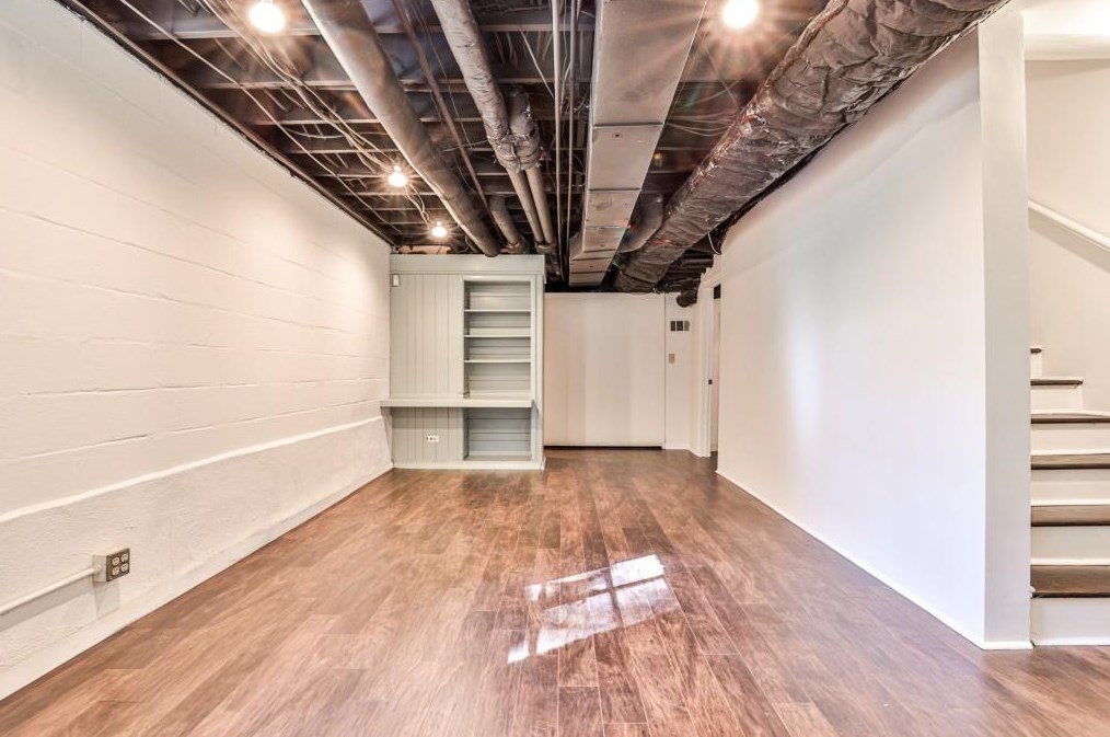 1659 Nottingham Way, Atlanta GA  30309-2662 exterior