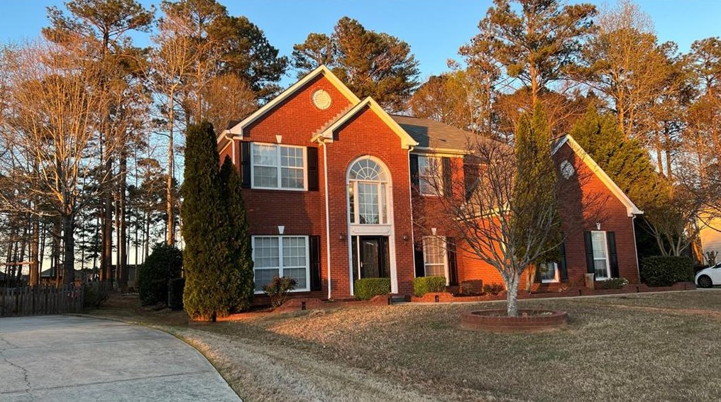 145 S Links Dr, Porterdale, GA 30014