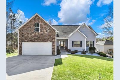 211 Northwood Drive, Commerce, GA 30529 - Photo 1