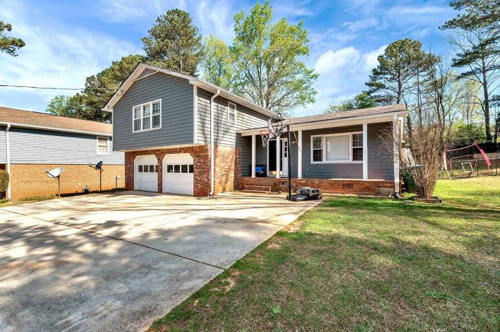 1219 Carriage Trl, Norcross, GA 30093-3933