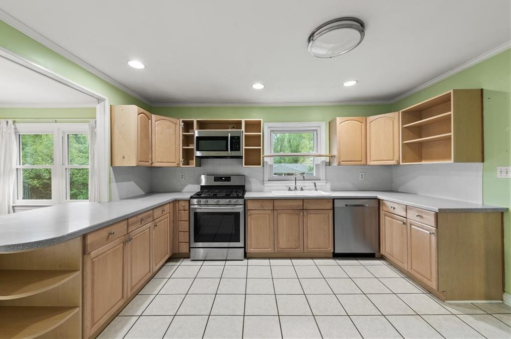 3564 Hickory Cir, Smyrna GA  30080-5614 exterior