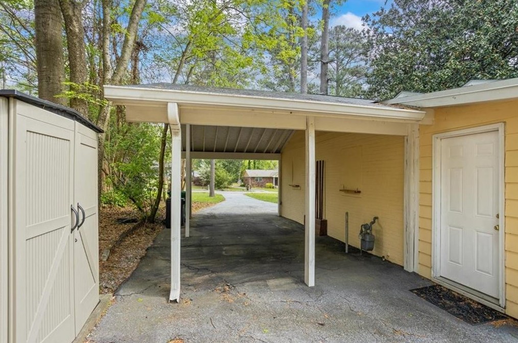 1333 Victor Rd, Atlanta GA  30324-2713 exterior