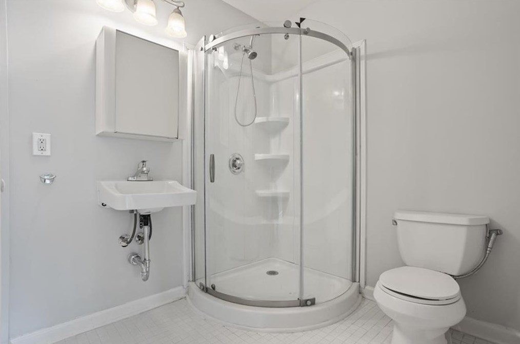 1333 Victor Rd, Atlanta GA  30324-2713 exterior