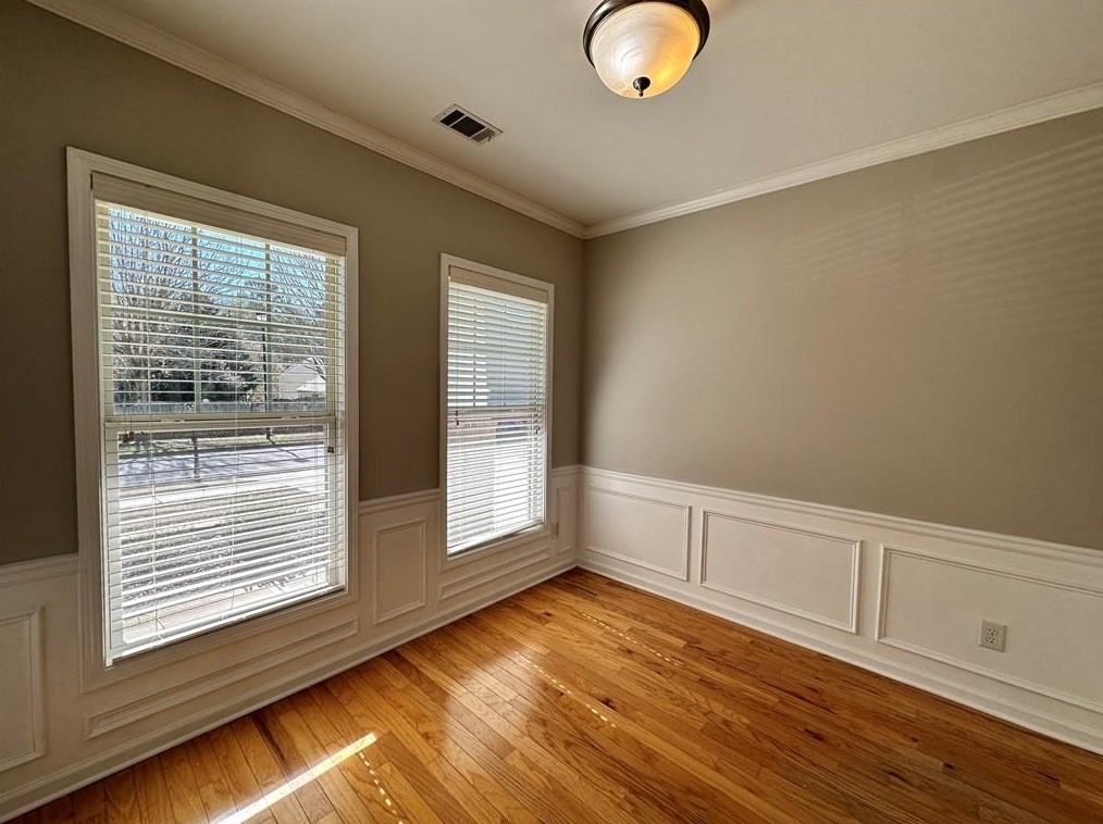 2403 Walnut Tree Ln, Buford, GA 30519