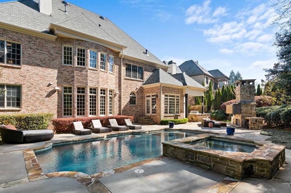 275 Trimble Crest Dr, Atlanta, GA 30342-2489