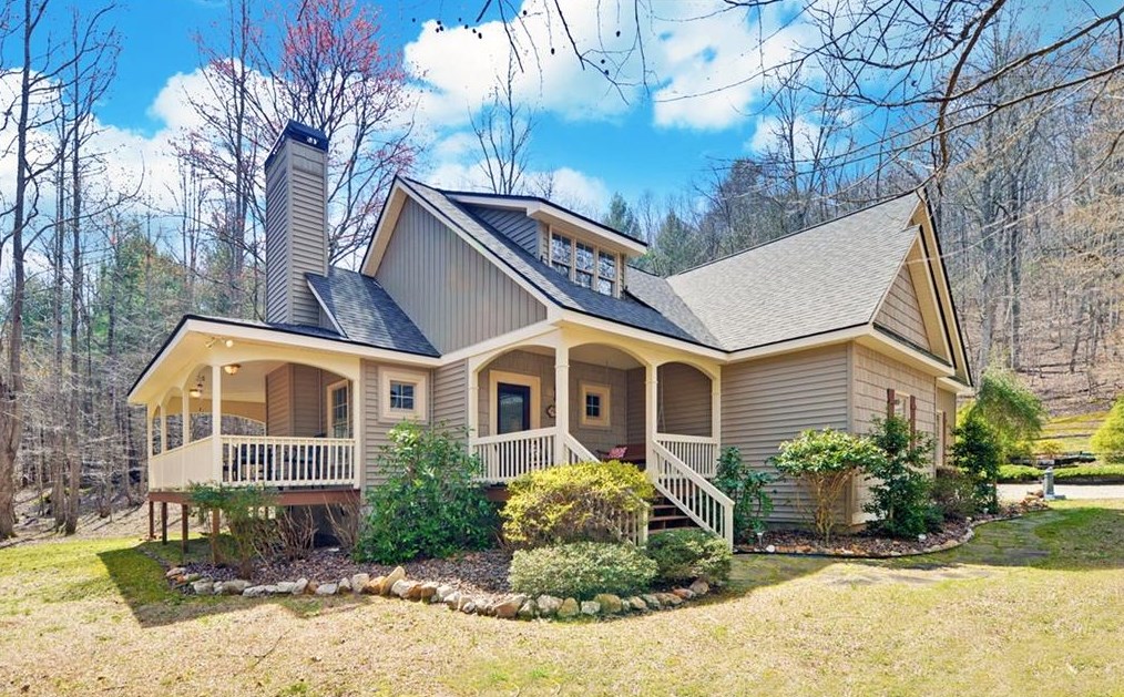 340 Wards Creek Dr, Dahlonega, GA 30533