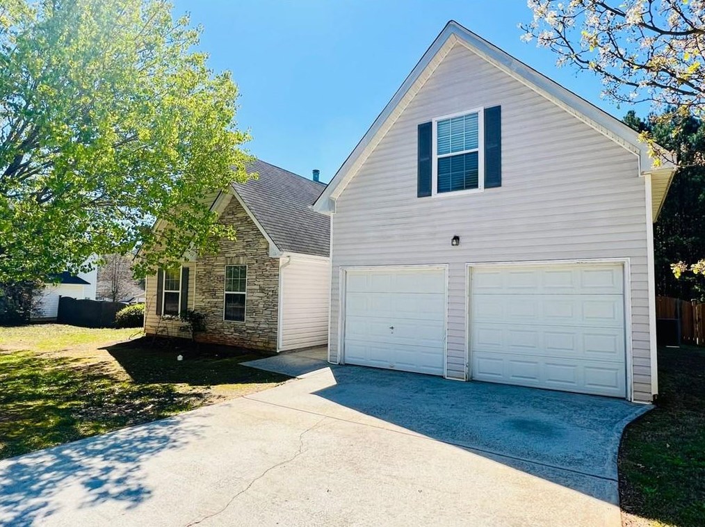 5778 Blacktop Ct, Fairburn, GA 30213