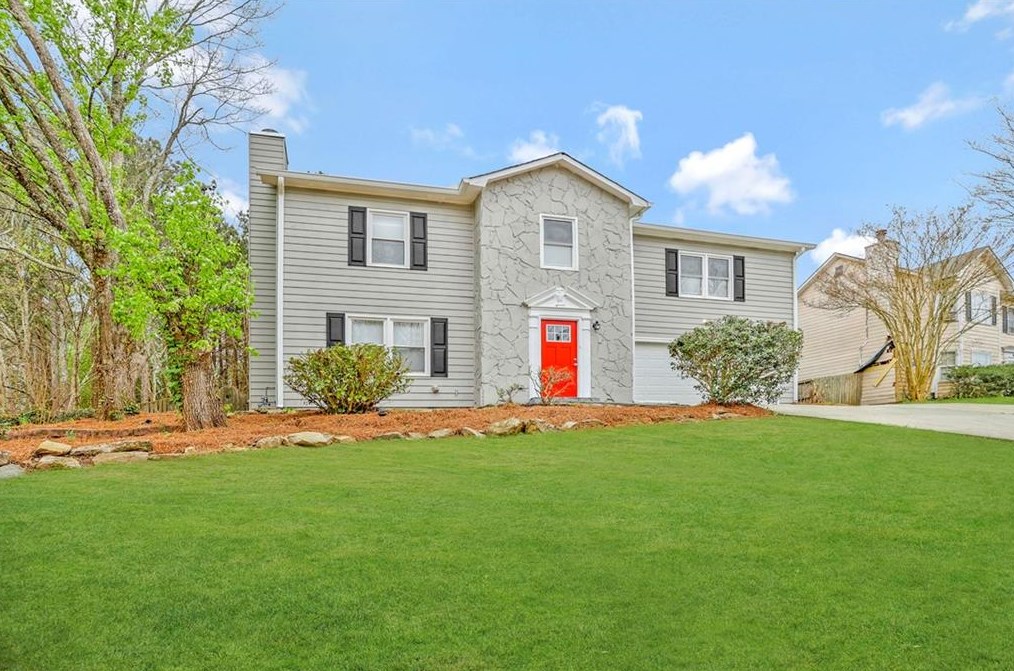1724 Emerson Lake Cir, Lithonia, GA 30078