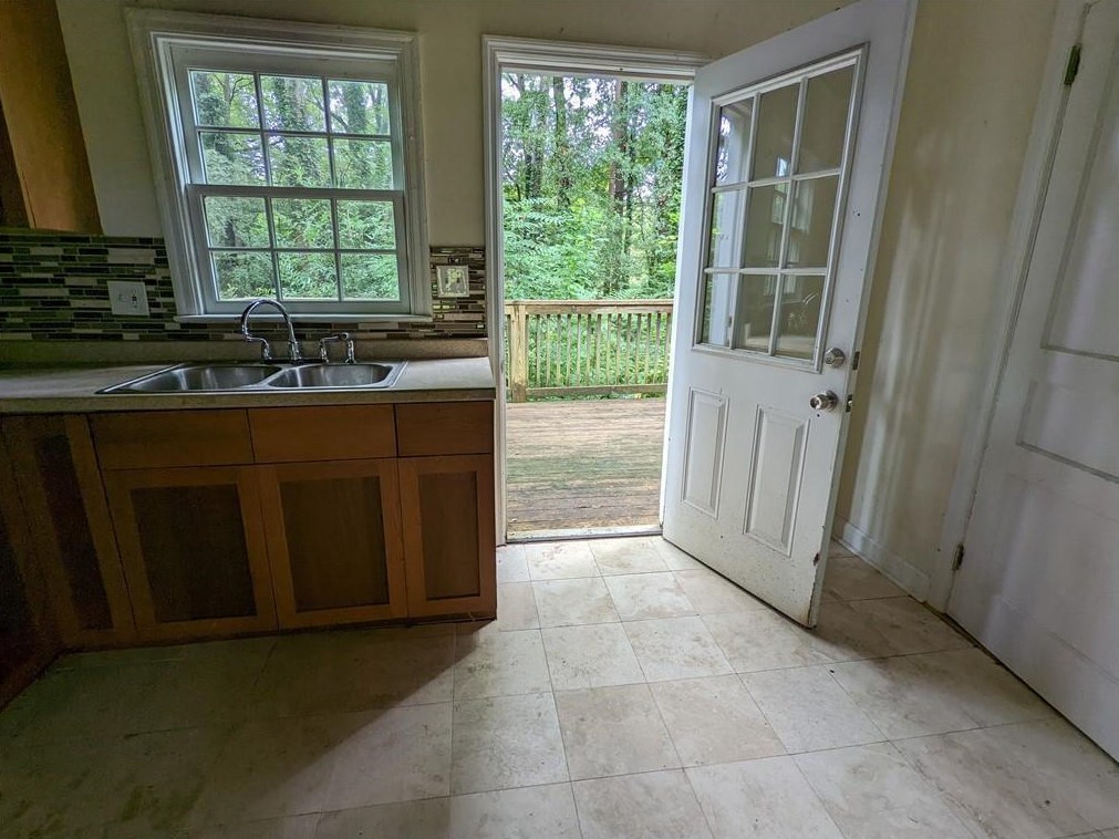 748 Scott Cir, Decatur GA  30033-4726 exterior