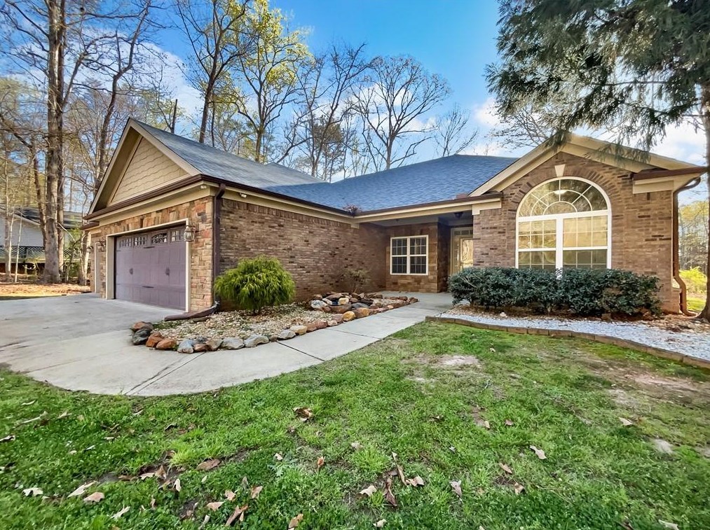 8880 Edinburg Dr, Winston, GA 30187