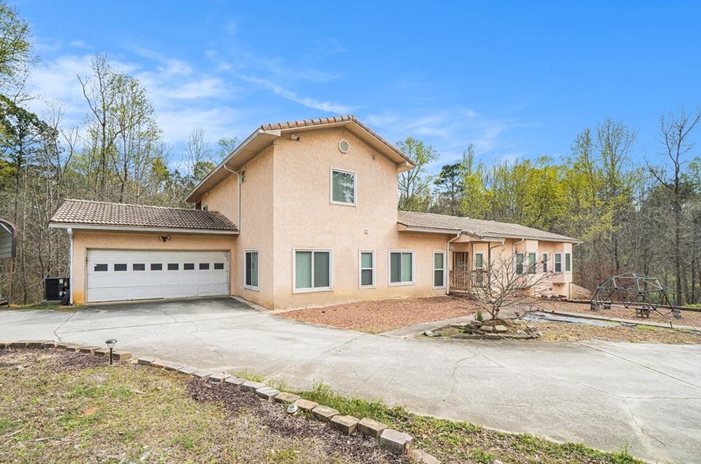 6530 Old White Mill Rd, Fairburn, GA 30213