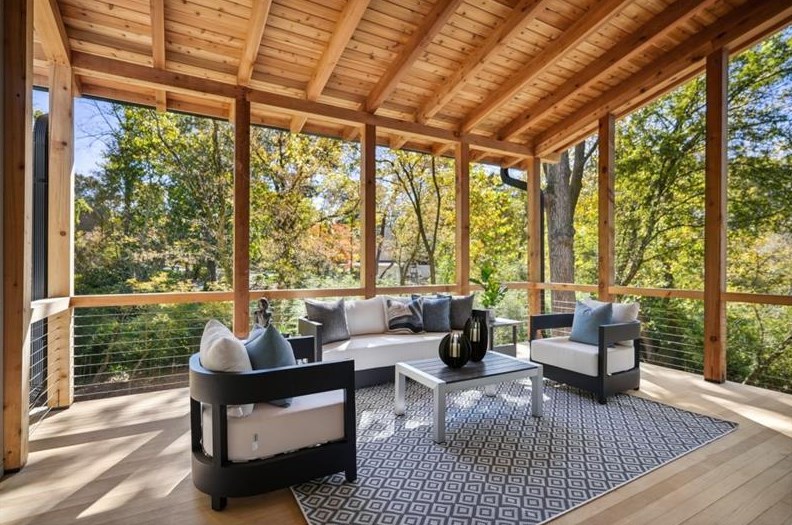 1693 Wayland Cir, Atlanta GA  30319-3610 exterior