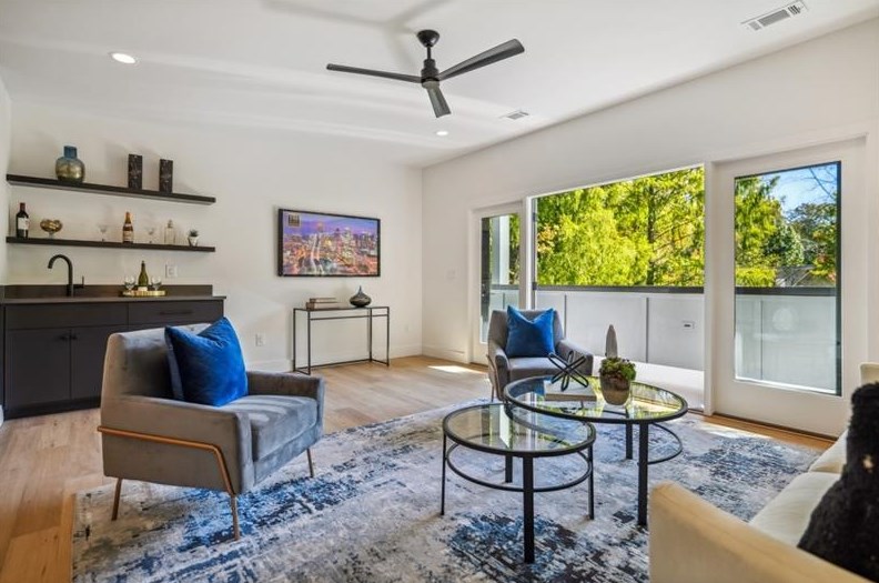 1693 Wayland Cir, Atlanta GA  30319-3610 exterior