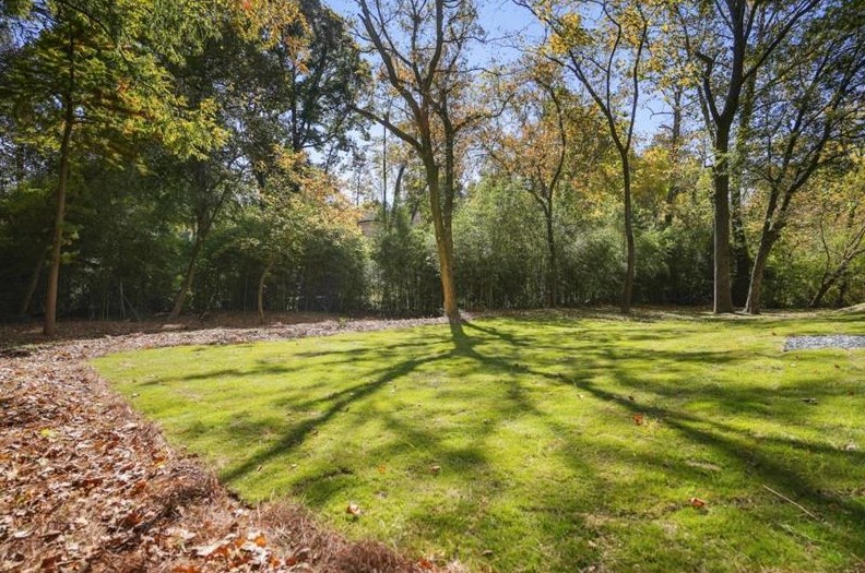 1693 Wayland Cir, Atlanta GA  30319-3610 exterior