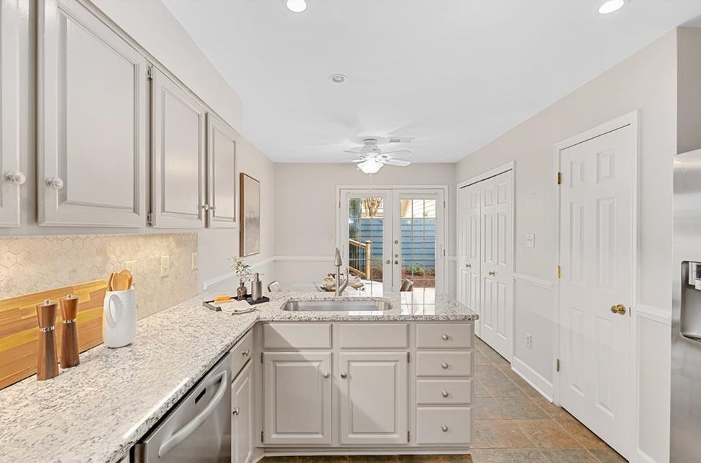 1440 Winston Pl, Decatur GA  30033-1951 exterior