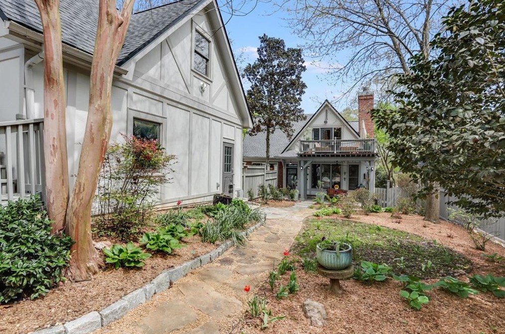 225 Geneva St, Decatur GA  30030-1846 exterior