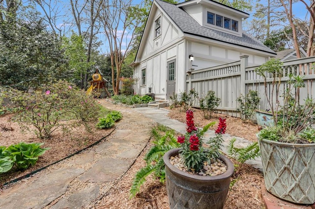 225 Geneva St, Decatur GA  30030-1846 exterior