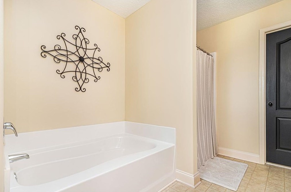254 Cambridge Farms Dr, Hoschton GA  30548-6105 exterior
