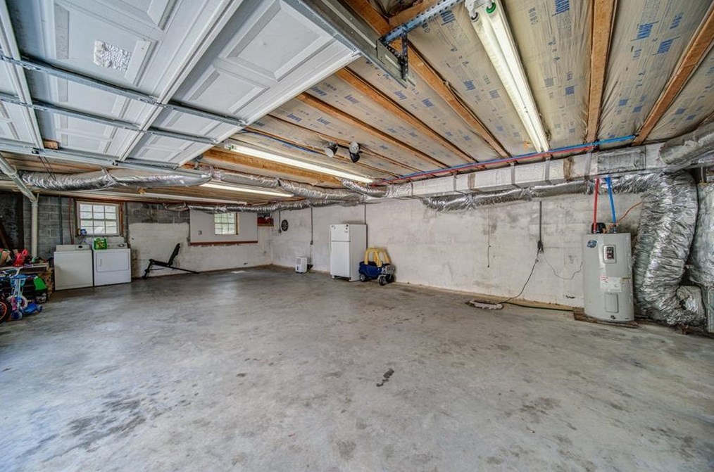 413 Sequoyah Cir, Calhoun GA 30701-9026 exterior