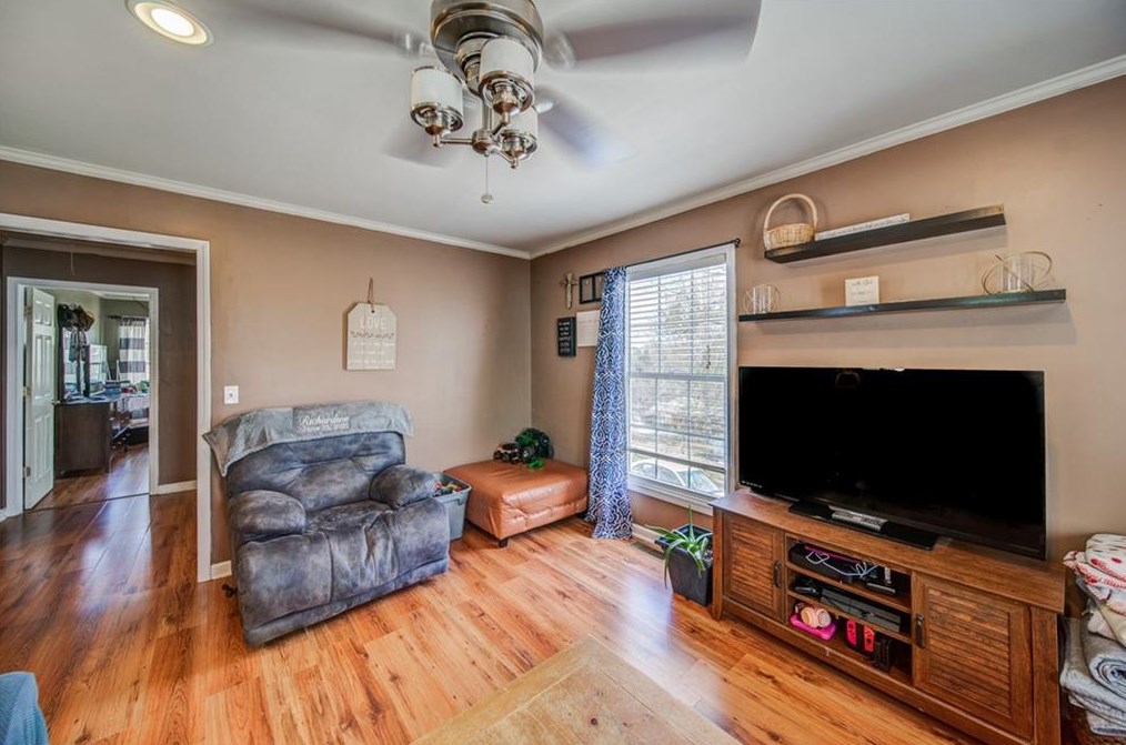 413 Sequoyah Cir, Calhoun GA 30701-9026 exterior