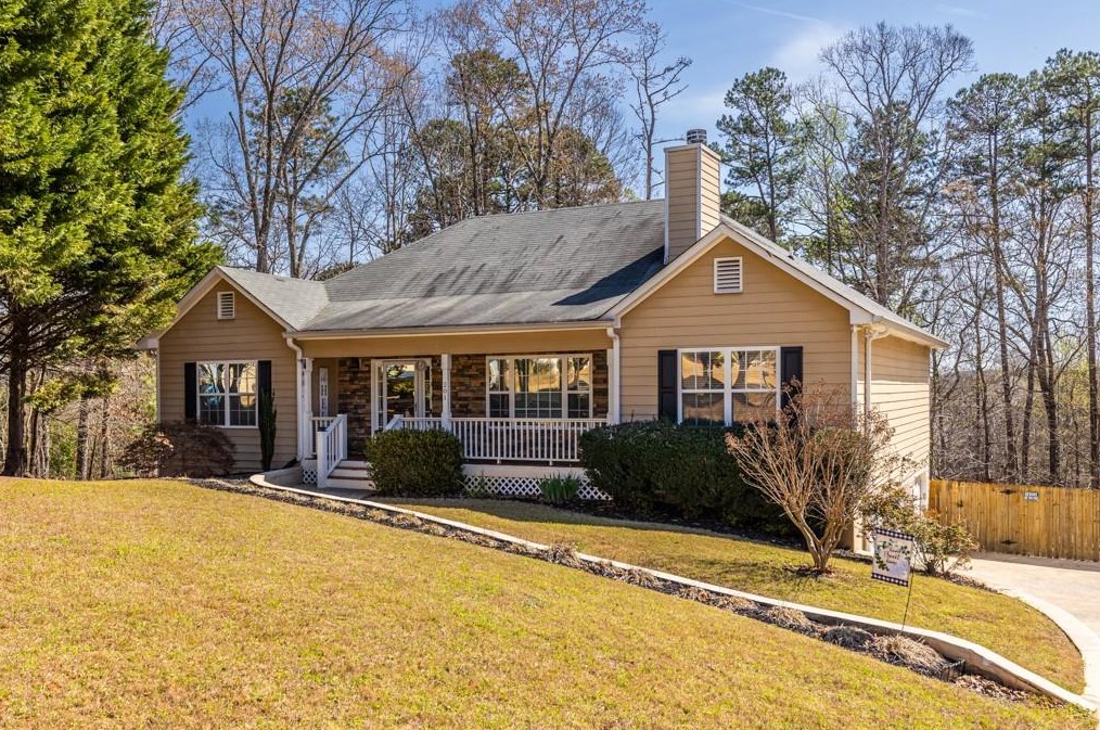 201 Oak Springs Ln, Dallas GA  30132-1052 exterior