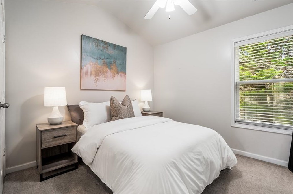 3960 Princeton Lakes Way, Atlanta GA  30331-5595 exterior