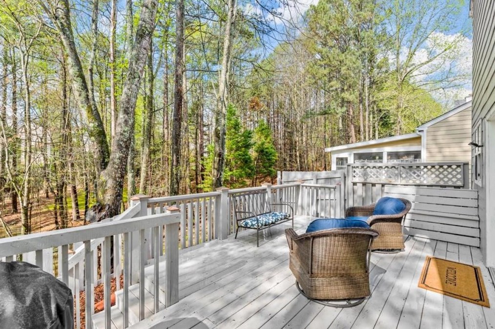 5035 Bridges Dr, Alpharetta GA  30022-6670 exterior