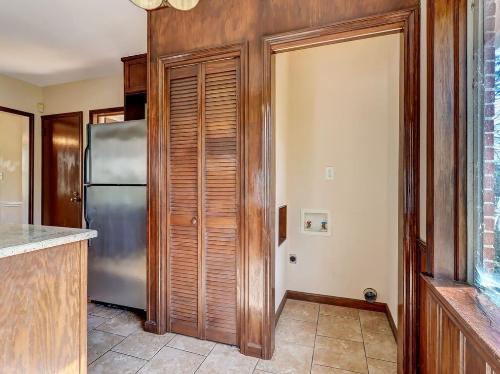 2121 Trailmark Dr, Decatur GA  30033-1933 exterior