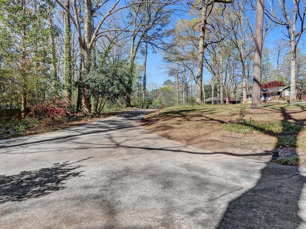 2121 Trailmark Dr, Decatur GA  30033-1933 exterior