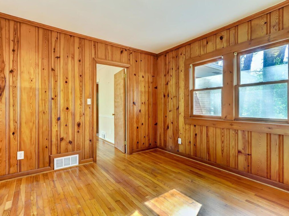 2121 Trailmark Dr, Decatur GA  30033-1933 exterior