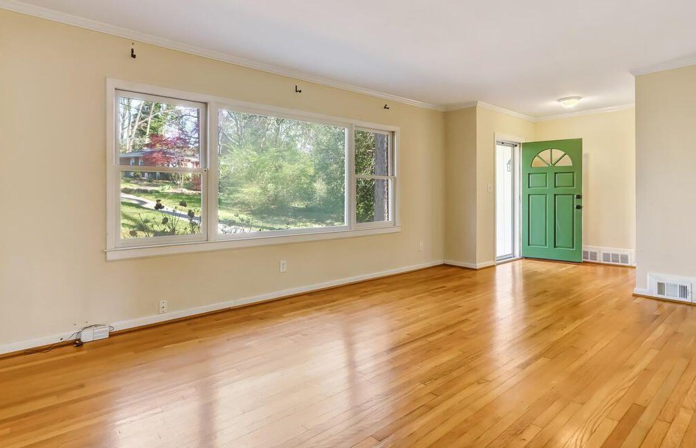 2121 Trailmark Dr, Decatur GA  30033-1933 exterior