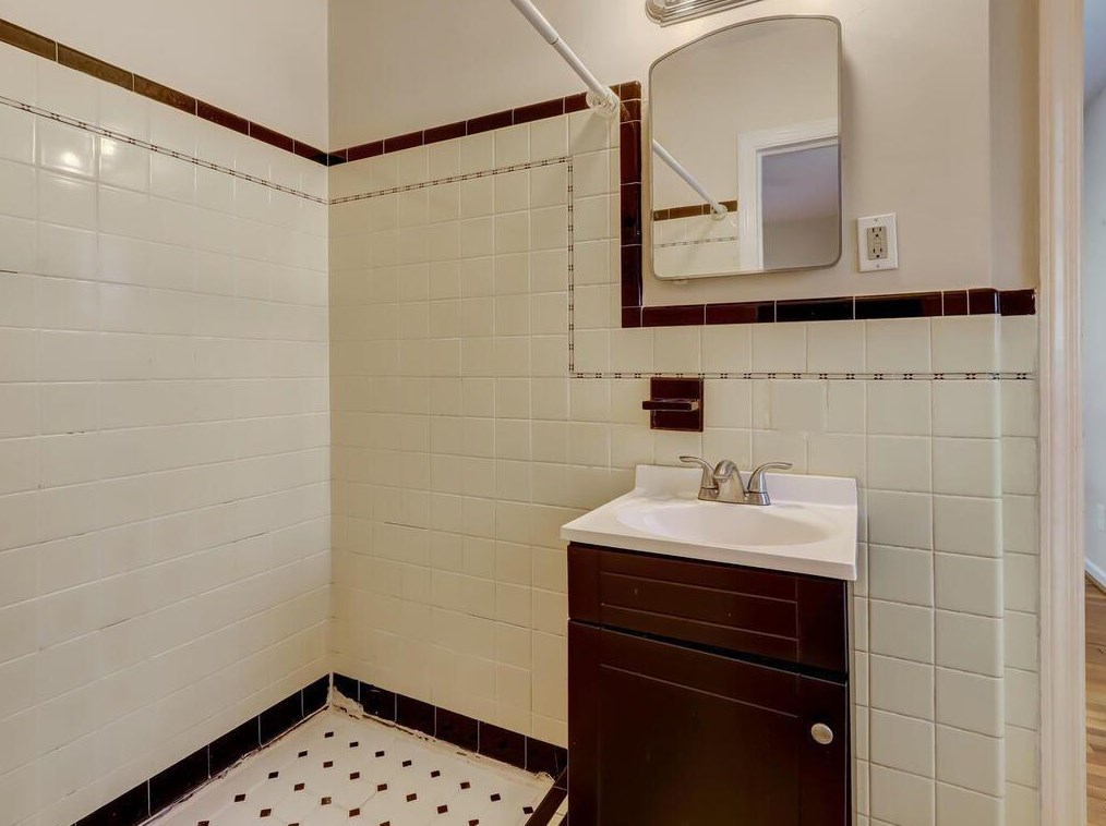 2121 Trailmark Dr, Decatur GA  30033-1933 exterior