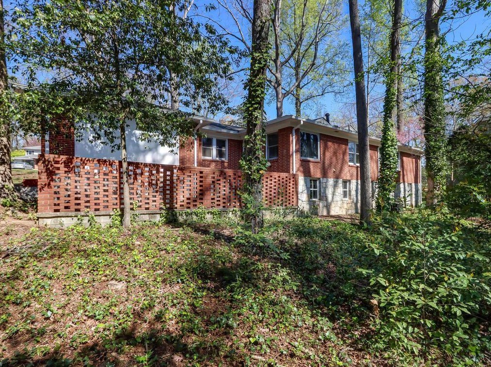 2121 Trailmark Dr, Decatur GA  30033-1933 exterior