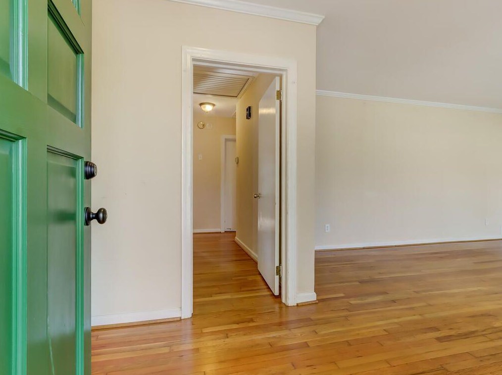 2121 Trailmark Dr, Decatur, GA 30033-1933