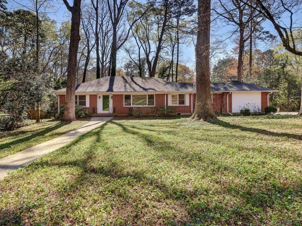 2121 Trailmark Dr, Decatur GA  30033-1933 exterior