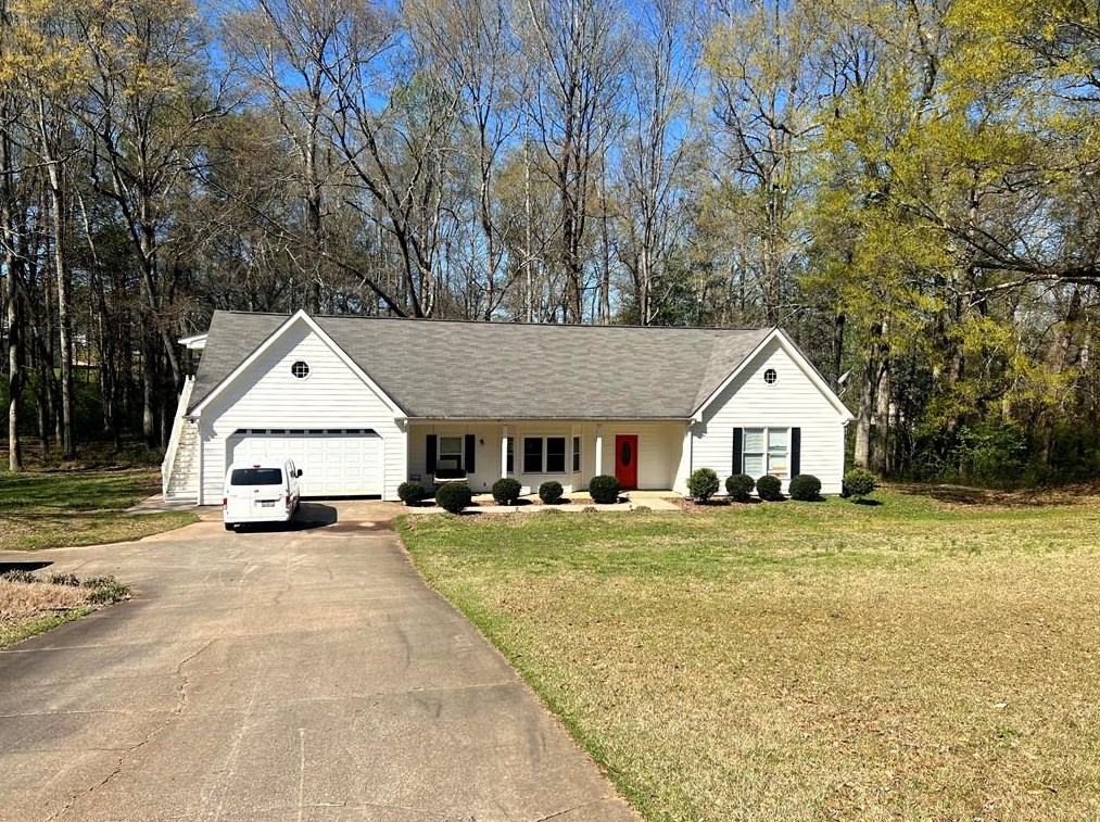 170 River Valley Dr, Carrollton, GA 30117