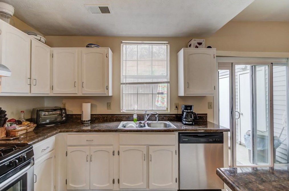 3992 Wolcott Cir, Atlanta GA  30340-4245 exterior