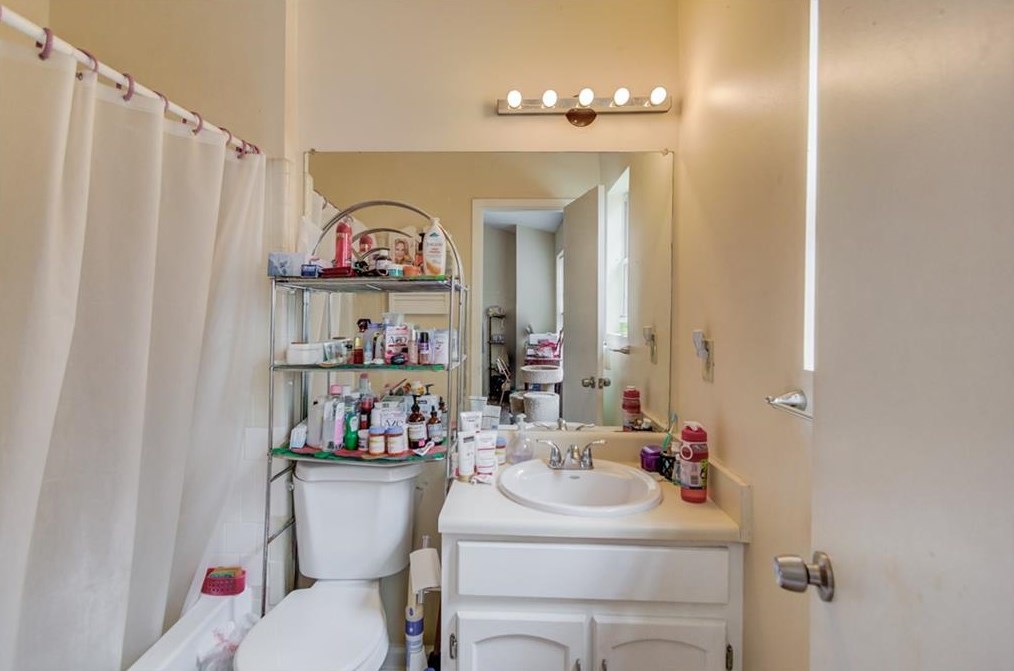 3992 Wolcott Cir, Atlanta GA  30340-4245 exterior
