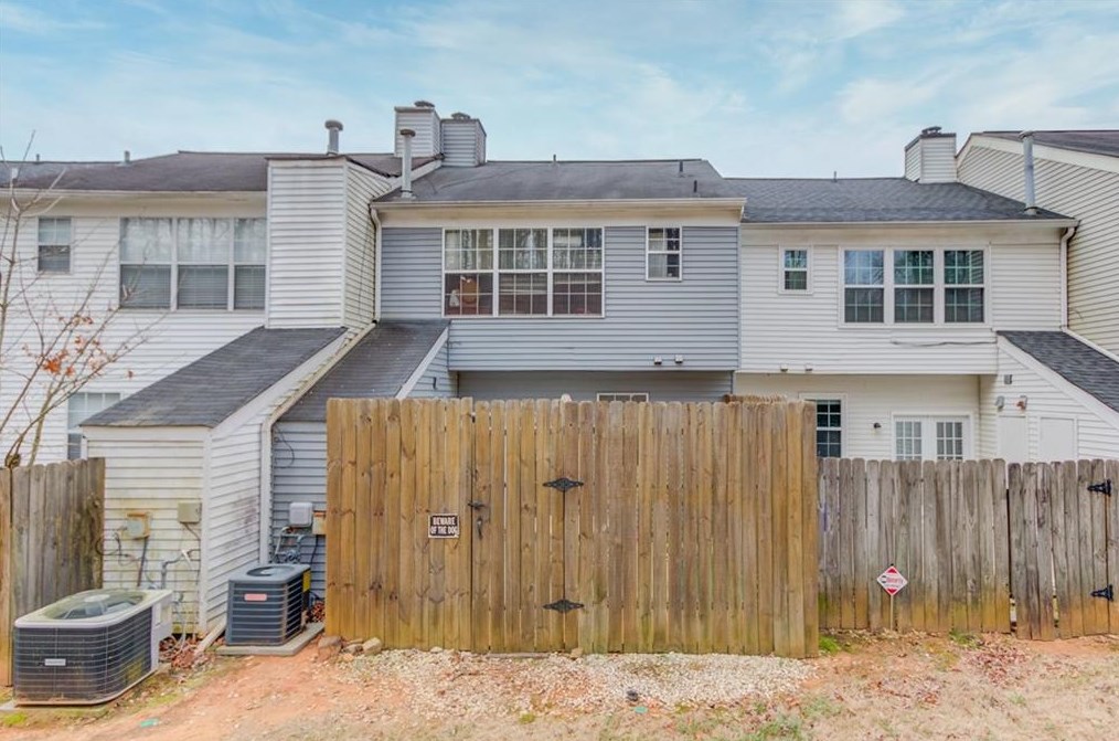 3992 Wolcott Cir, Atlanta GA  30340-4245 exterior