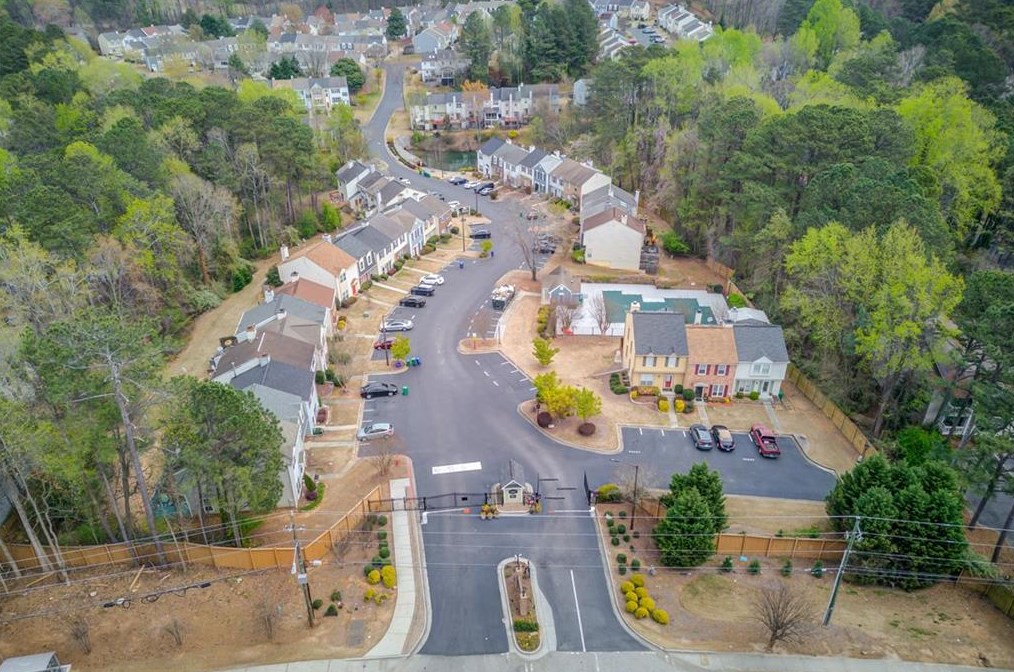 3992 Wolcott Cir, Atlanta GA  30340-4245 exterior