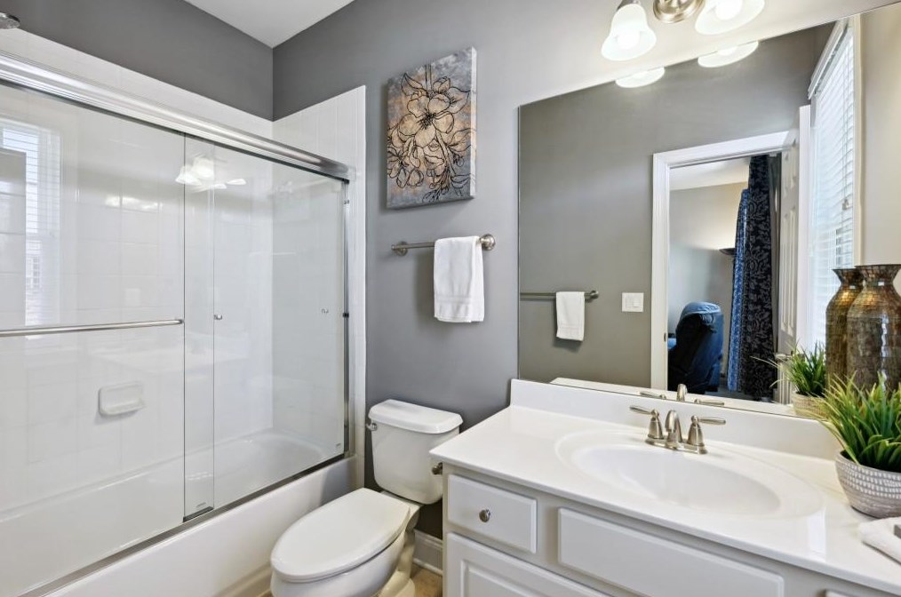 2981 Rivergreen Ln, Atlanta GA 30339-8550 exterior