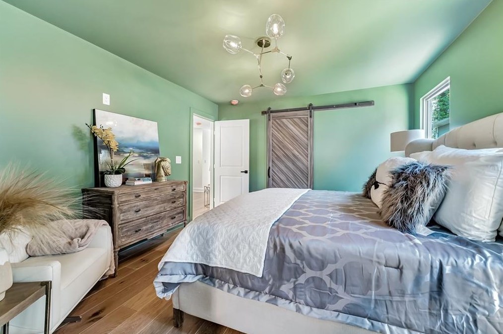 2001 Swazey Dr, Decatur GA  30032-3909 exterior