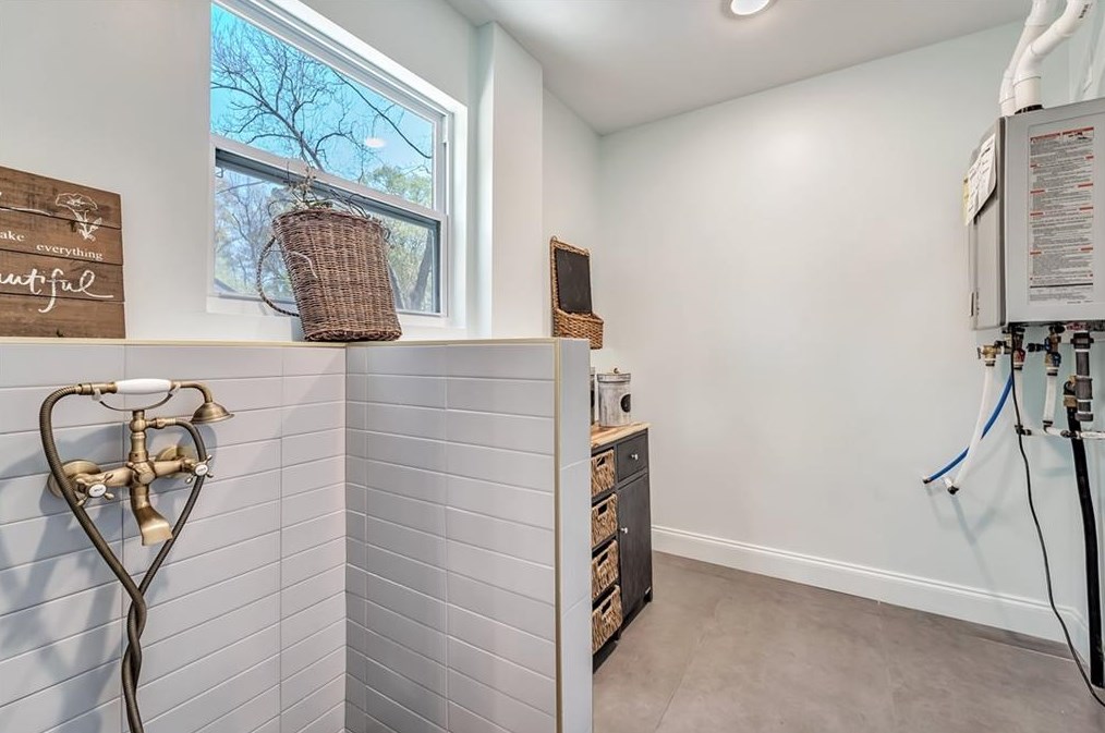 2001 Swazey Dr, Decatur GA  30032-3909 exterior