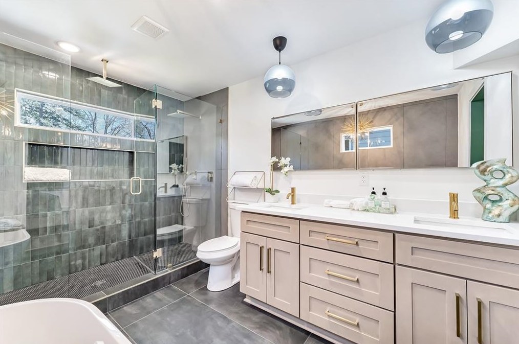 2001 Swazey Dr, Decatur GA  30032-3909 exterior