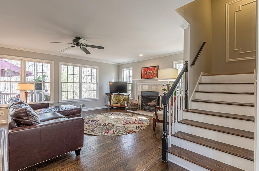 1110 New Britain Dr, Atlanta GA  30331-8305 exterior