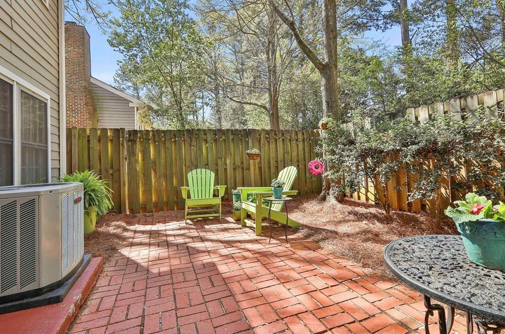 2766 Farmstead Rd, Smyrna GA  30080-2620 exterior