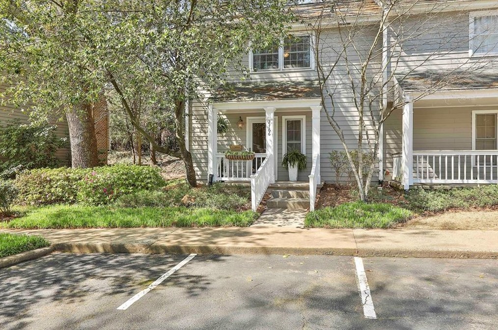 2766 Farmstead Rd, Smyrna GA  30080-2620 exterior